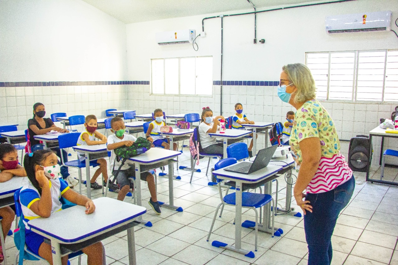 Para Reforçar A Rede Municipal De Ensino Prefeitura Do Recife Convoca 600 Novos Professores